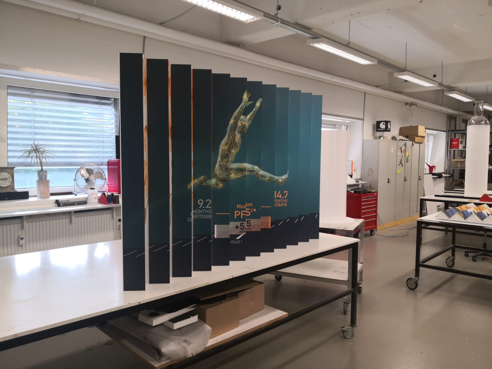 Großformatiges Display in der VISUP Produktion